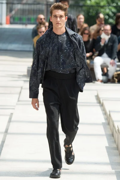 Look 34